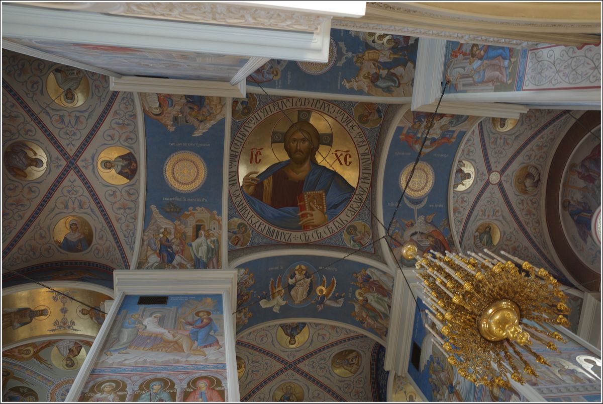 Церковь Максимилиана Эфесского (новая), Екатеринбург (Екатеринбург (МО город Екатеринбург), Свердловская область). интерьер и убранство