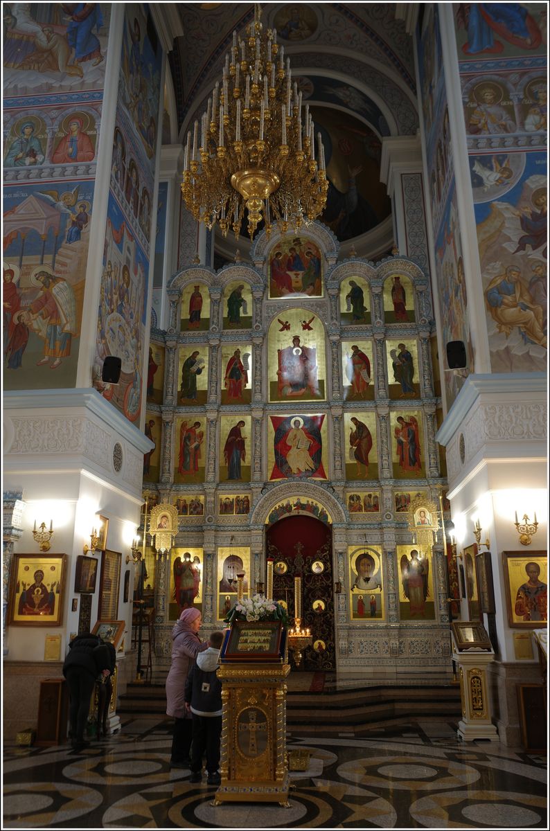 Церковь Максимилиана Эфесского (новая), Екатеринбург (Екатеринбург (МО город Екатеринбург), Свердловская область). интерьер и убранство