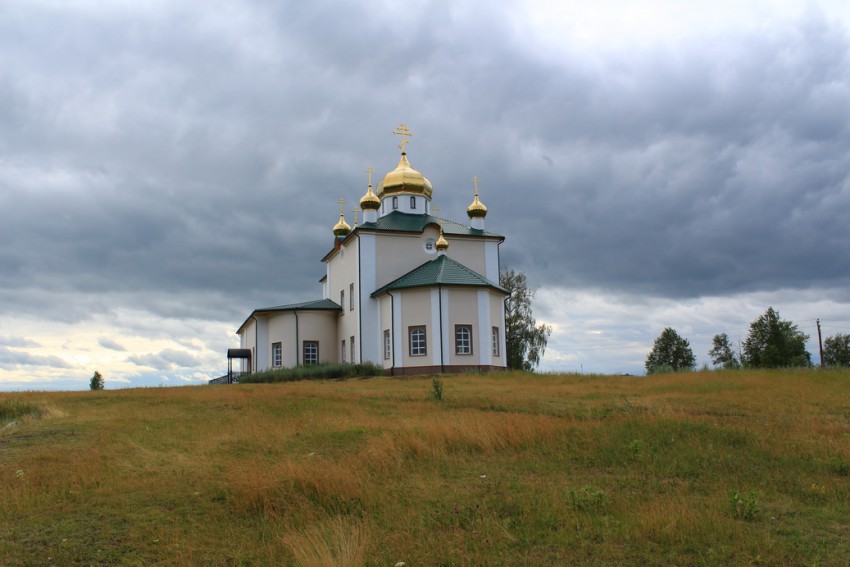 Арамашево. Церковь Казанской Иконы Божией Матери. общий вид в ландшафте