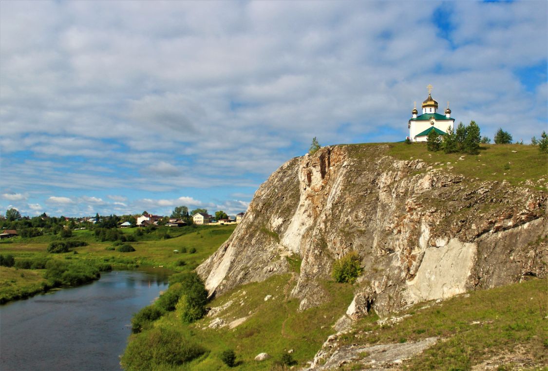 Церковь Казанской Иконы Божией Матери, Арамашево (Алапаевский район (Алапаевское МО и Махнёвское МО), Свердловская область). общий вид в ландшафте, Вид с востока