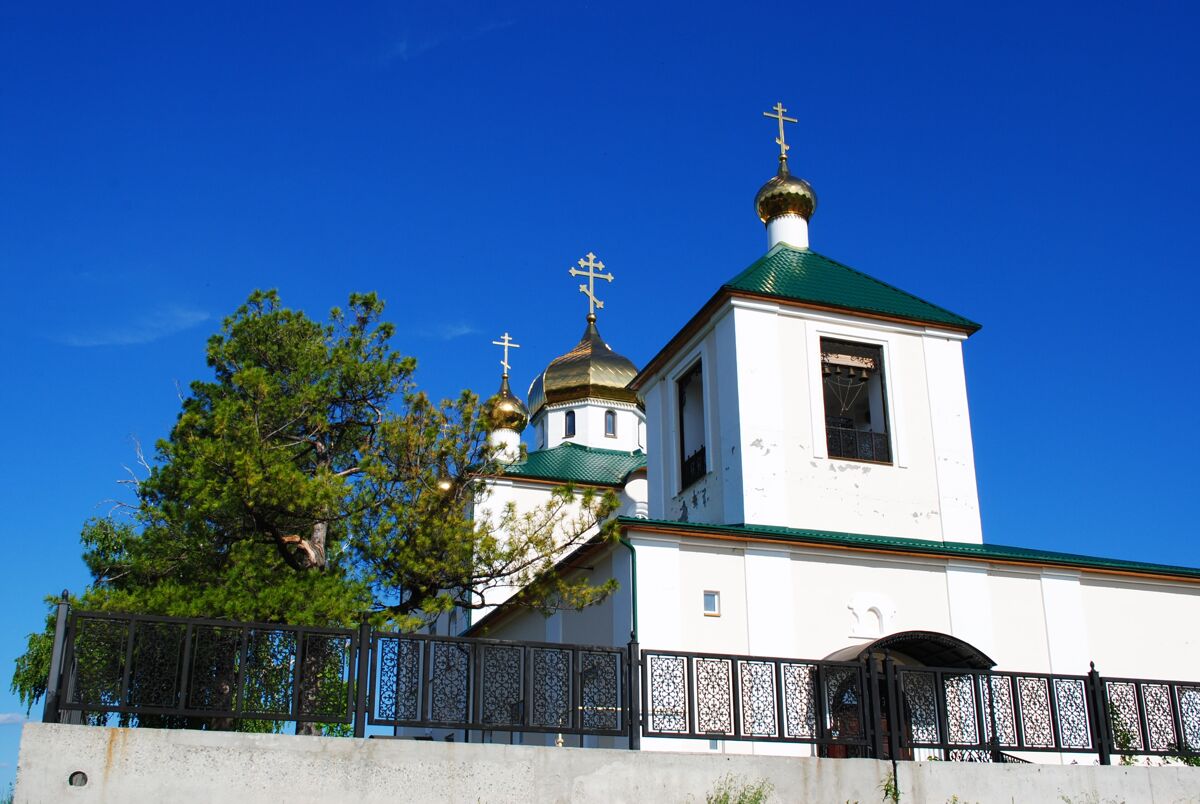 Церковь Казанской Иконы Божией Матери, Арамашево (Алапаевский район (Алапаевское МО и Махнёвское МО), Свердловская область). общий вид в ландшафте