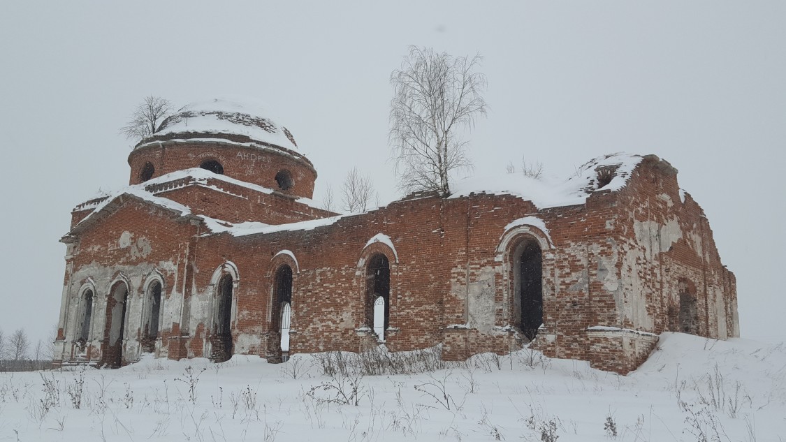 Церковь Петра и Павла, Ярославское (Алапаевский район (Алапаевское МО и Махнёвское МО), Свердловская область). фасады
