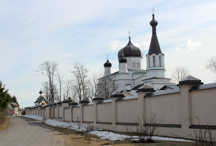 Васкнарва (Vasknarva). Ильинский скит Пюхтицкого монастыря. фасады