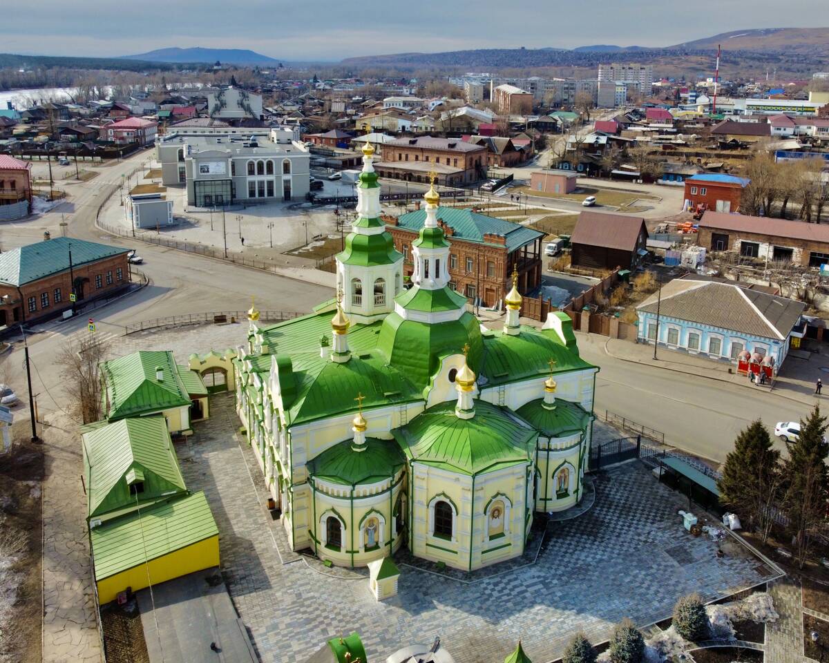 Кафедральный собор Спаса Нерукотворного Образа, Минусинск (Минусинск, город, Красноярский край). общий вид в ландшафте, Вид с востока