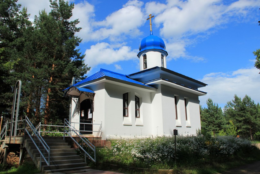 Церковь Алексия Бенеманского на Бобачёвском кладбище, Тверь (Тверь, город, Тверская область). общий вид в ландшафте