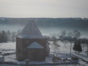 Церковь Николая и Александры, царственных страстотерпцев, Утро, служба ещё не началась. Скоро будет установлен купол с крестом на строящемся храме в честь Святых Царственных Страстотерпцев, южнее расположен крестильный храм<br>, Алексин, Алексин, город, Тульская область