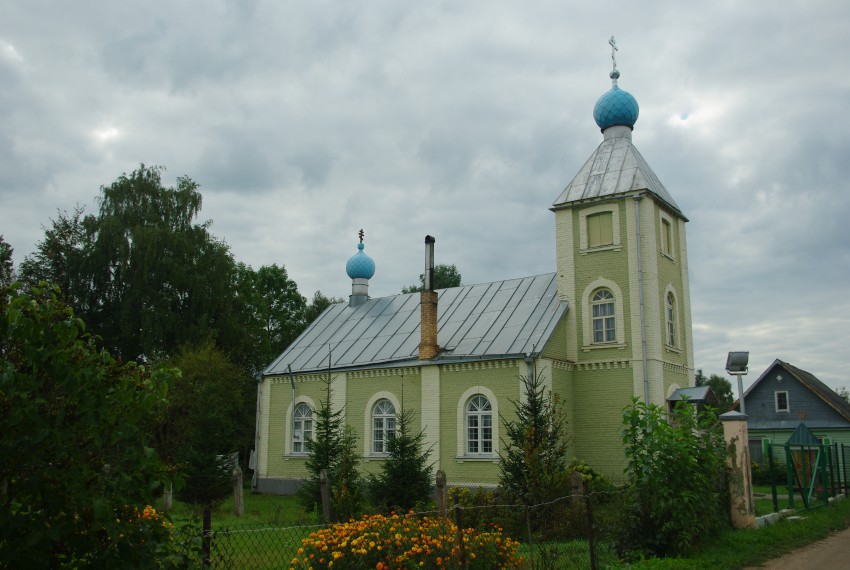 Моленная Успения Пресвятой Богородицы и Николая Чудотворца, Даугавпилс (Даугавпилс, город, Латвия). общий вид в ландшафте