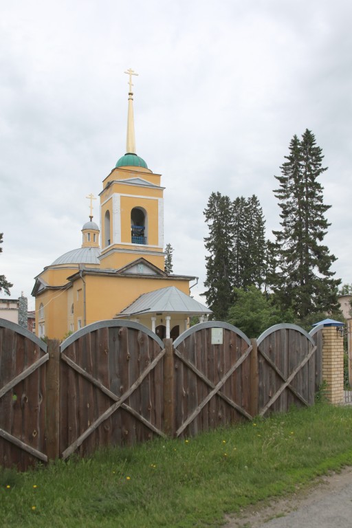 Церковь Покрова Пресвятой Богородицы, Горный Щит (Екатеринбург (МО город Екатеринбург), Свердловская область). фасады, Вид с северо-запада