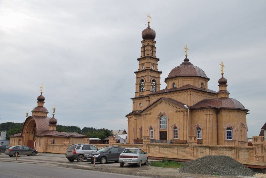 Курганово. Церковь Николая Чудотворца. общий вид в ландшафте