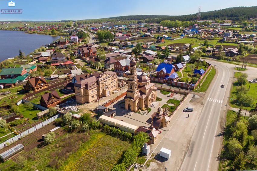 Церковь Николая Чудотворца, Курганово (Полевской (Полевской ГО), Свердловская область). общий вид в ландшафте