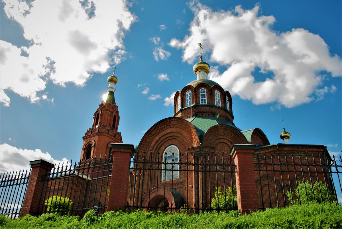 Церковь Рождества Христова, Сосновское (Каменский район (Каменский ГО), Свердловская область). общий вид в ландшафте