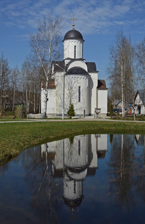 Церковь Покрова Пресвятой Богородицы, Шереметьевский (Мытищинский городской округ и гг. Долгопрудный, Лобня, Московская область). фасады