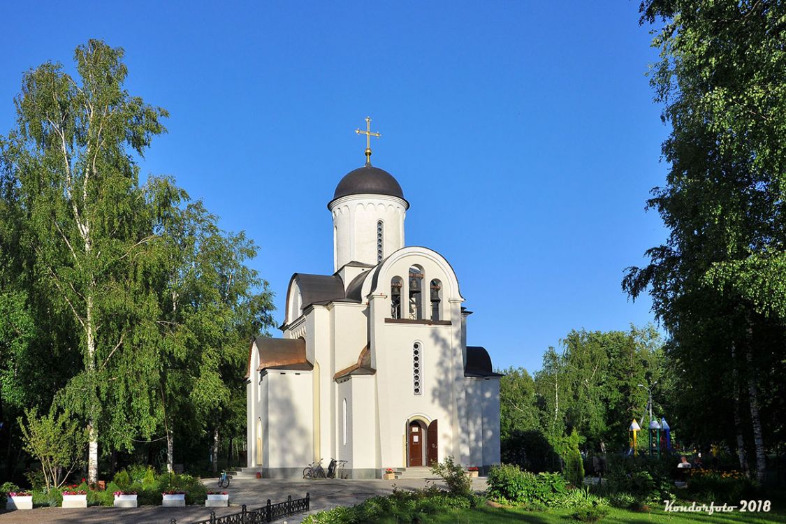 Церковь Покрова Пресвятой Богородицы, Шереметьевский (Мытищинский городской округ и гг. Долгопрудный, Лобня, Московская область). фасады