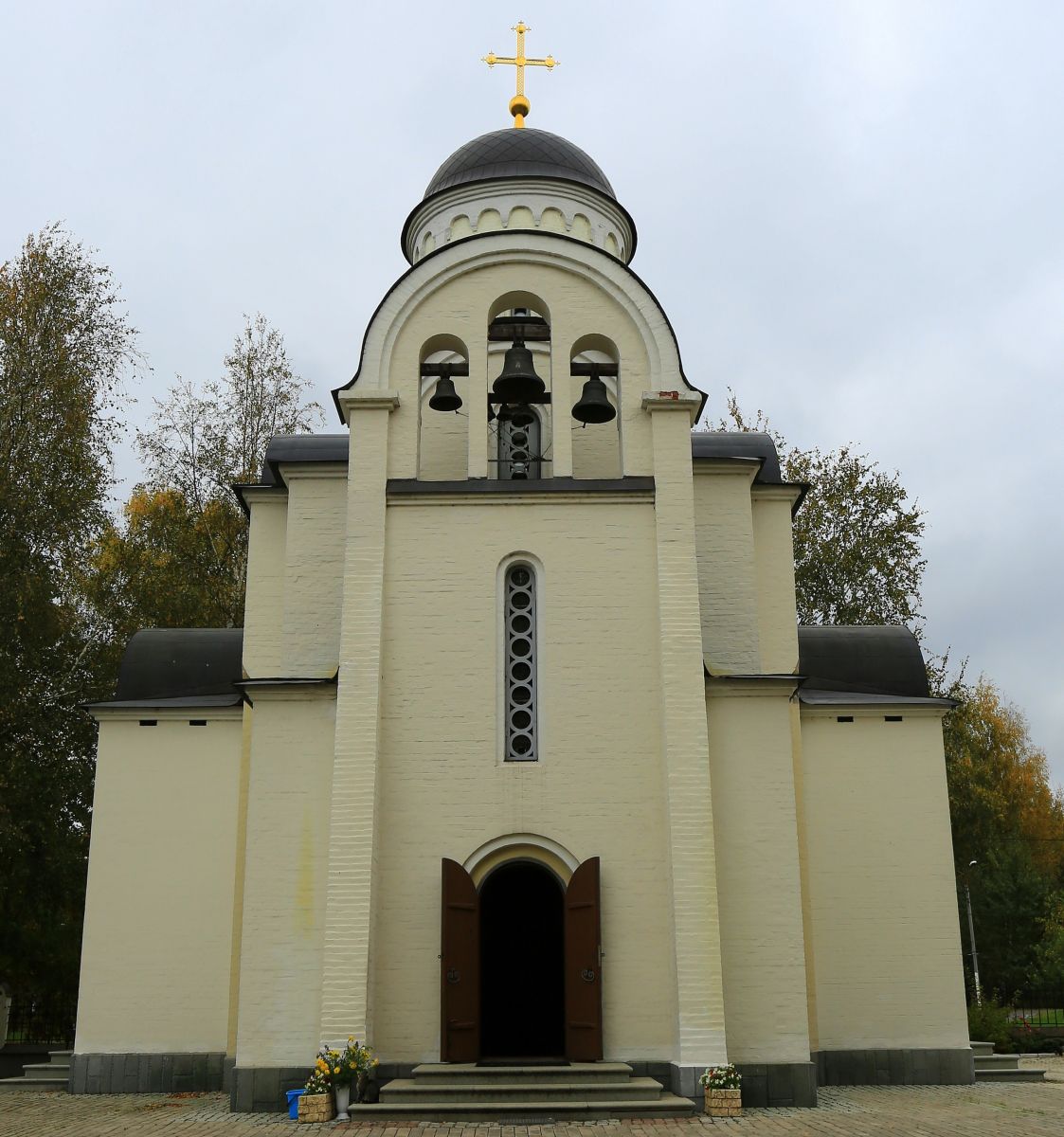 Церковь Покрова Пресвятой Богородицы, Шереметьевский (Мытищинский городской округ и гг. Долгопрудный, Лобня, Московская область). фасады