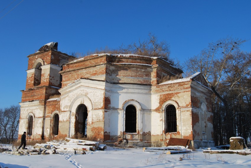 Красноярское. Церковь Введения во храм Пресвятой Богородицы. общий вид в ландшафте