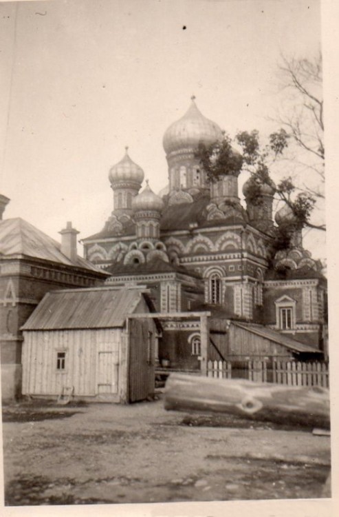 Кафедральный собор Воскресения Христова, Борисов (Борисовский район, Беларусь, Минская область). архивная фотография, Вид с юго-западной стороны. Фото 1942 г. с аукциона e-bay.de
