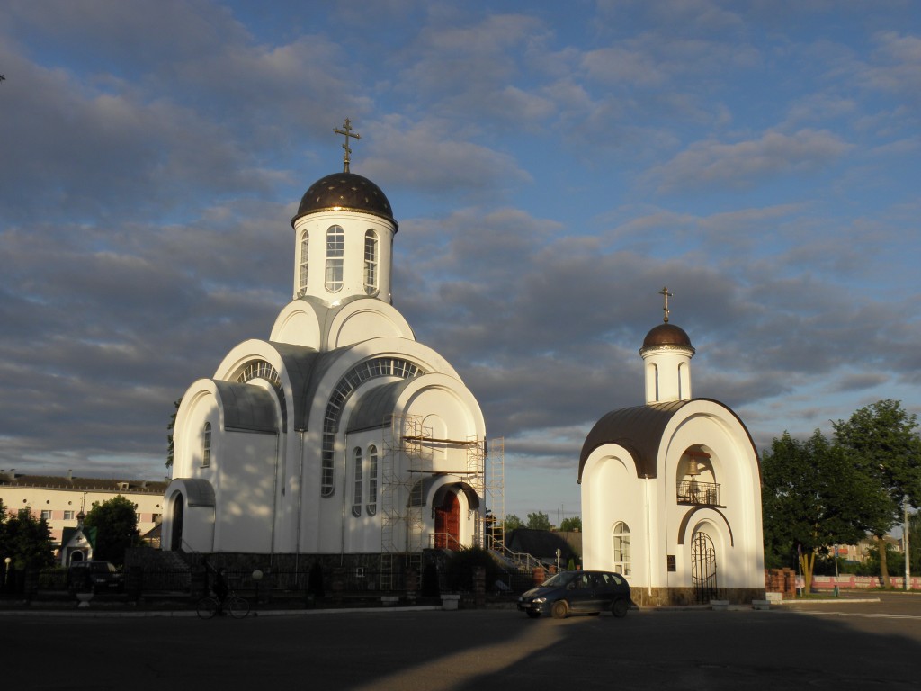 Ивенец. Церковь Евфросинии Полоцкой. общий вид в ландшафте