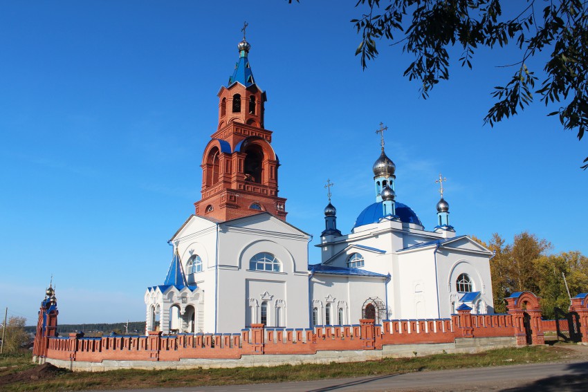 Новоуткинск. Церковь Успения Пресвятой Богородицы. фасады