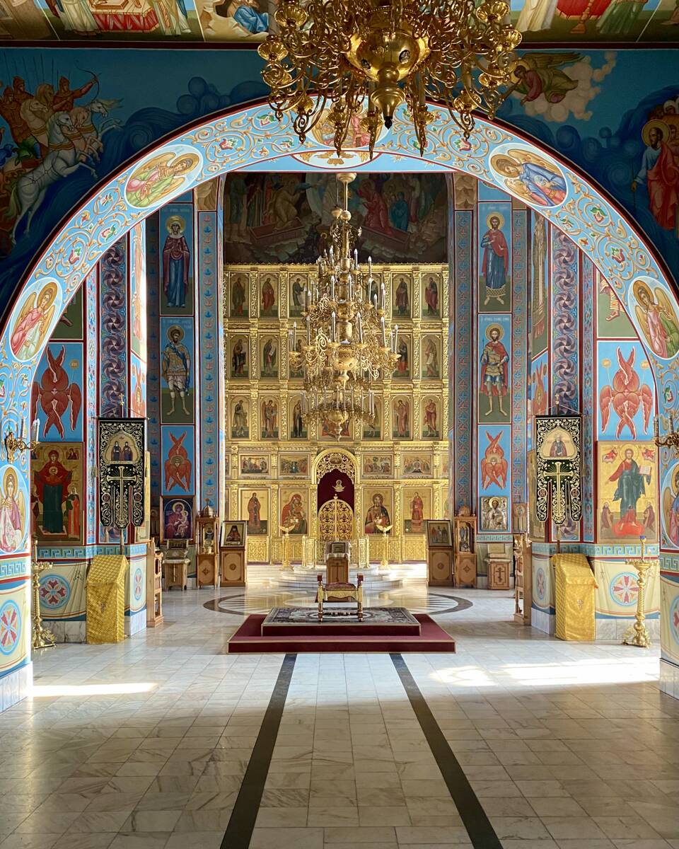 Кафедральный собор Преображения Господня, Абакан (Абакан, город, Республика Хакасия). интерьер и убранство, Вид с притвора