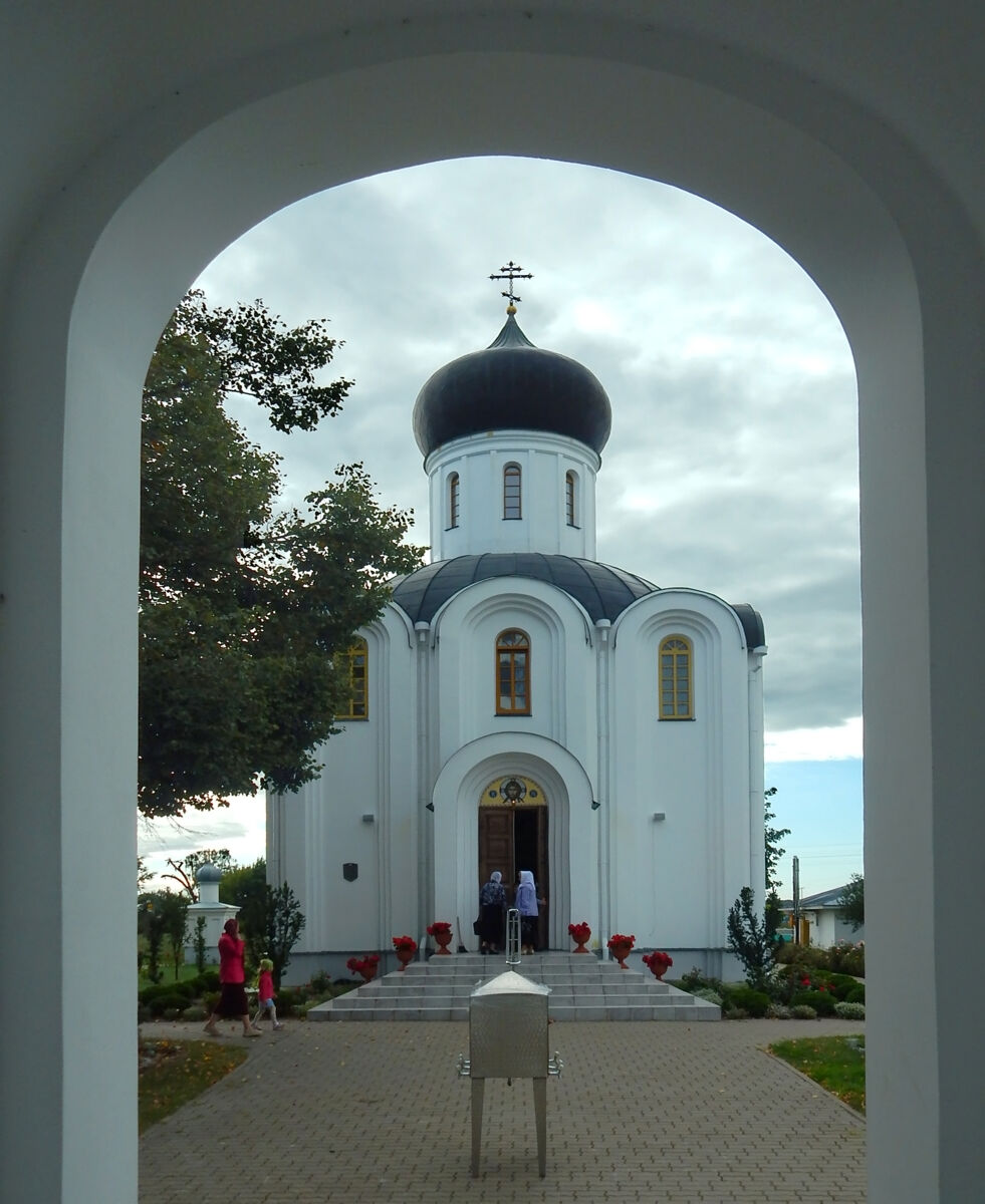 Церковь Воздвижения Креста Господня (новая), Святая Воля (Ивацевичский район, Беларусь, Брестская область). фасады