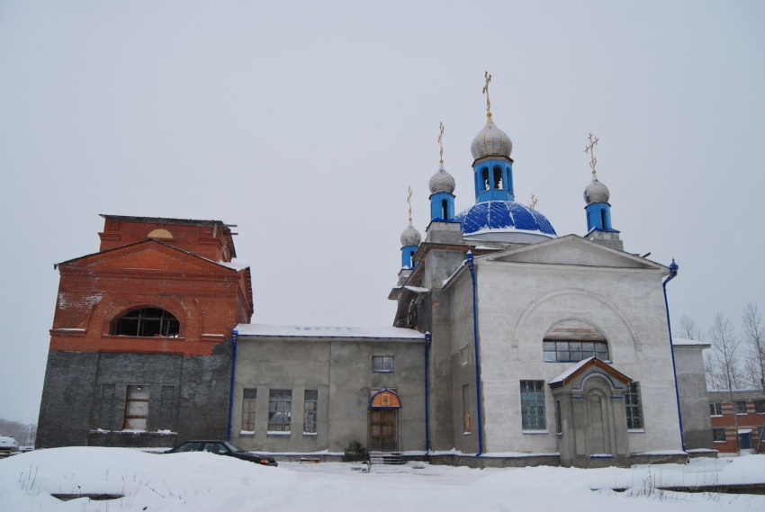 Церковь Успения Пресвятой Богородицы, Новоуткинск (Первоуральск (ГО Первоуральск), Свердловская область). фасады