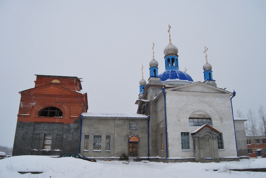 Новоуткинск. Церковь Успения Пресвятой Богородицы. фасады