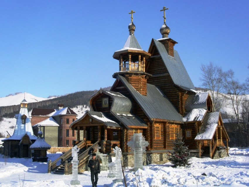 Горно-Алтайск. Кафедральный собор Макария Алтайского (Глухарева). фасады, вид с юго-запада