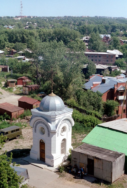 Богородице-Алексиевский монастырь. Часовня над местом погребения Феодора Томского (новая), Томск (Томск, город, Томская область). общий вид в ландшафте
