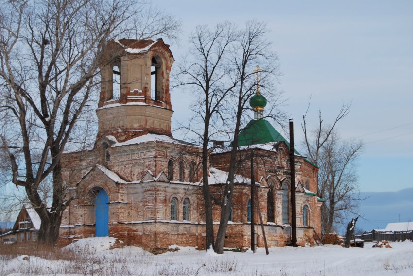 Шиловка. Церковь Троицы Живоначальной. общий вид в ландшафте