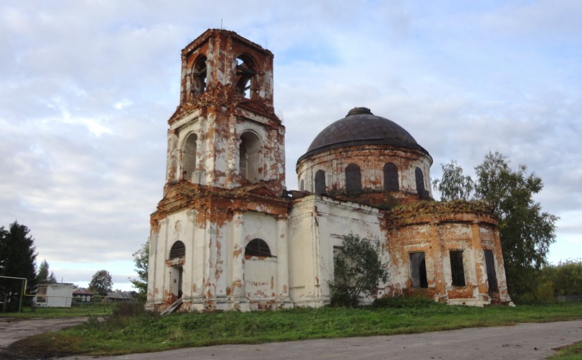 Ожгибовка. Церковь Троицы Живоначальной. фасады