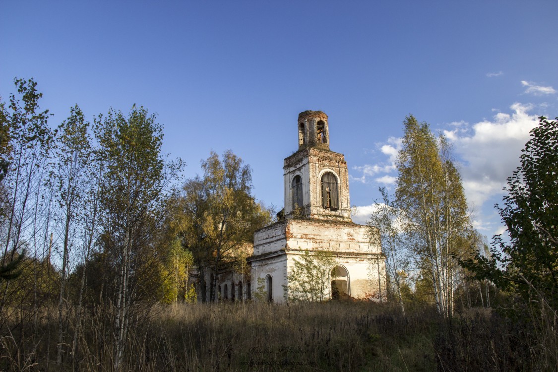 Церковь Воздвижения Креста Господня, Зеленцово (Вачский район, Нижегородская область). фасады