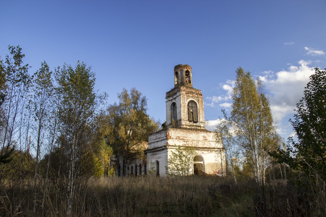 Зеленцово. Церковь Воздвижения Креста Господня. фасады