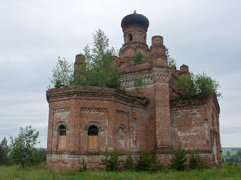 Кайгородское. Церковь Параскевы Пятницы. общий вид в ландшафте