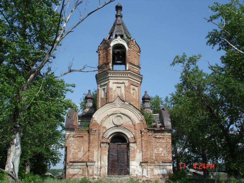 Башкарка. Церковь Рождества Иоанна Предтечи. фасады, Красавица церковь стоит на возвышенном месте! Раньше к ней примыкала начальная школа.