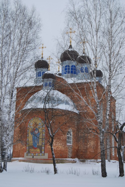 Черноусово. Церковь Троицы Живоначальной. общий вид в ландшафте