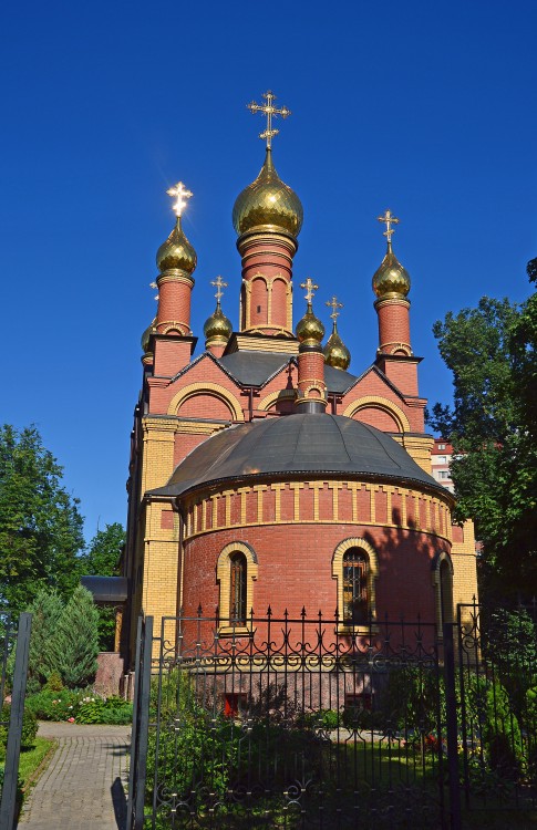 Пушкино. Церковь Троицы Живоначальной. фасады