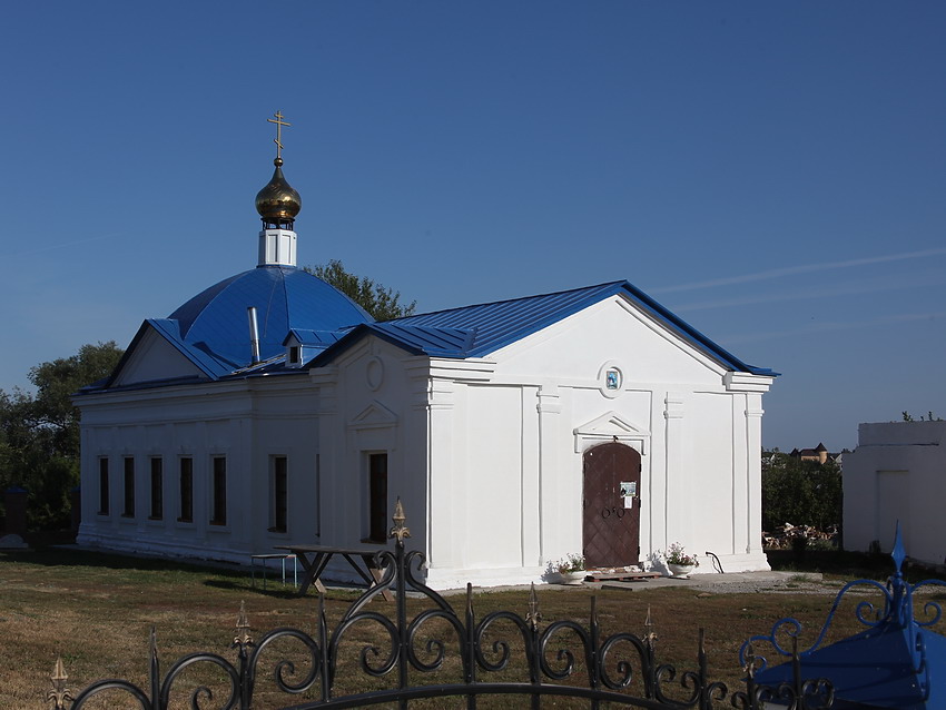 Большой Куяш. Церковь Рождества Пресвятой Богородицы. фасады, Вид с крыльца Покровской церкви