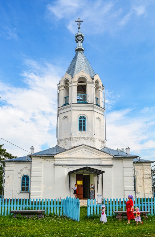 Петровская. Церковь Петра и Павла. фасады