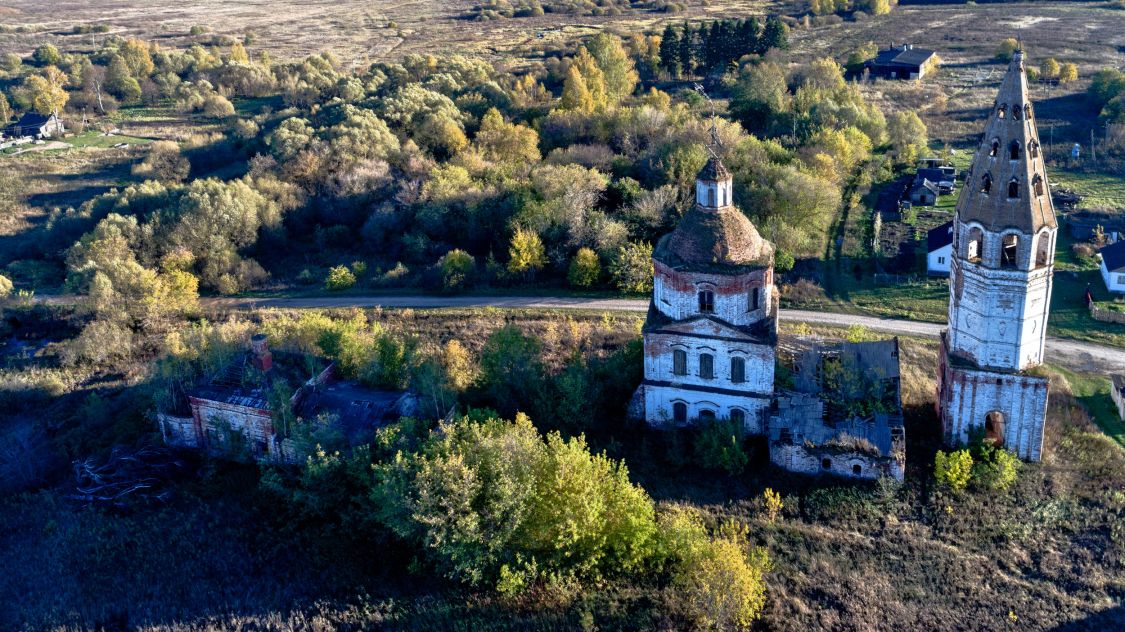 Веска. Храмовый комплекс. Церкви иконы  Божией Матери 