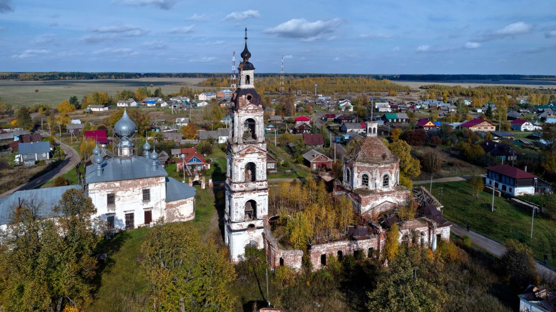 Порздни. Церковь Спаса Преображения. общий вид в ландшафте