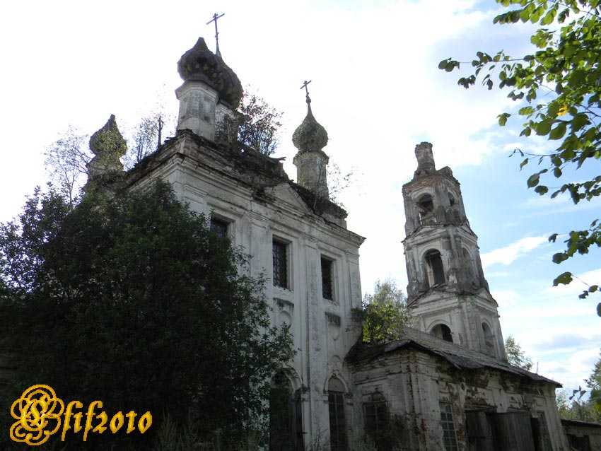 Добрица. Церковь Покрова Пресвятой Богородицы. фасады