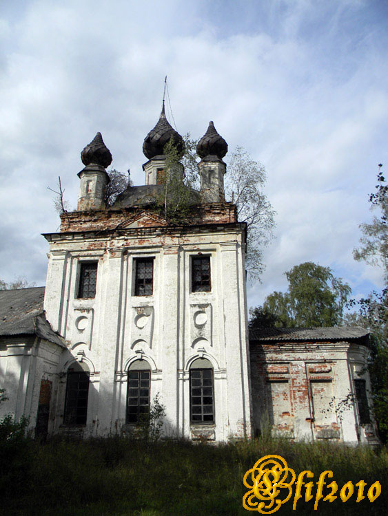 Добрица. Церковь Покрова Пресвятой Богородицы. фасады