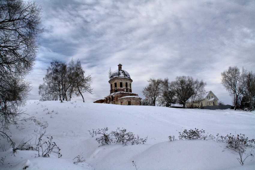 Церковь Покрова Пресвятой Богородицы, Торжок (Торжокский район и г. Торжок, Тверская область). общий вид в ландшафте
