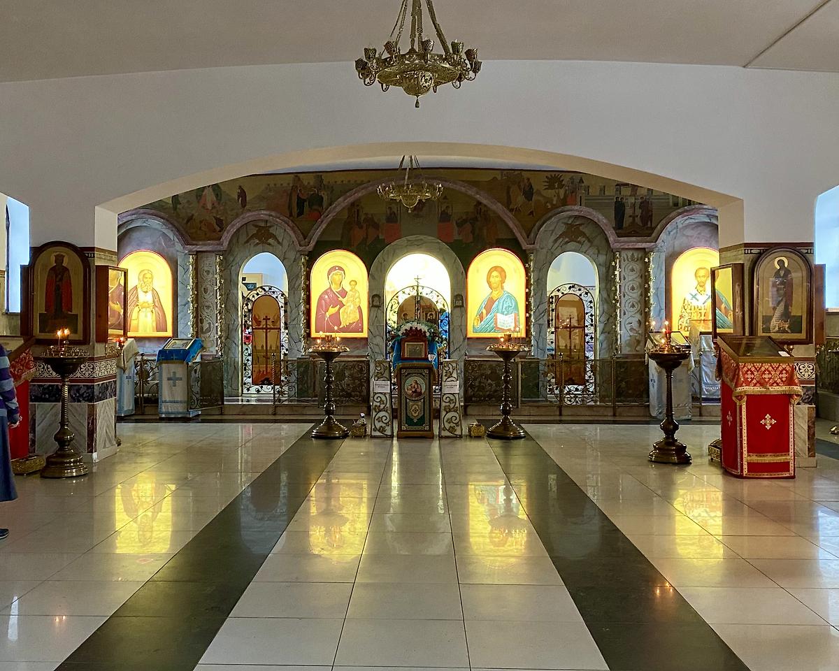 Нижний храм, интерьер и убранство. Церковь Троицы Живоначальной, Кемерово (Кемерово, город, Кемеровская область)