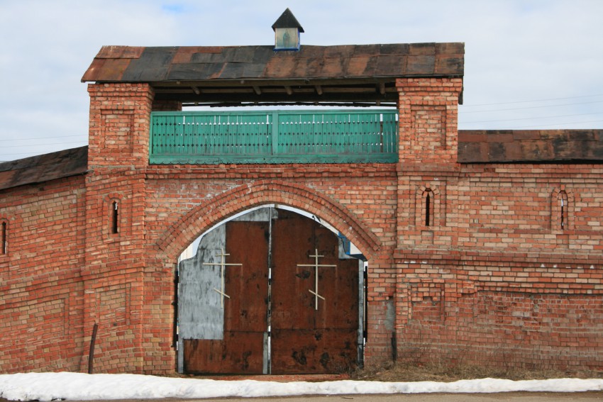 Ульяновский Троице-Стефанов монастырь, Ульяново (Усть-Куломский район, Республика Коми). дополнительная информация, Монастырская ограда