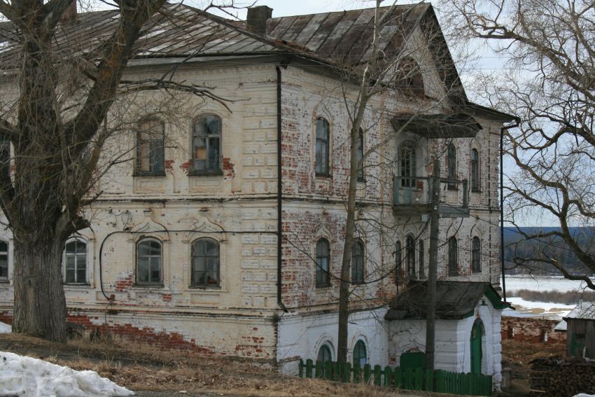 Ульяновский Троице-Стефанов монастырь, Ульяново (Усть-Куломский район, Республика Коми). дополнительная информация, Постройки монастыря