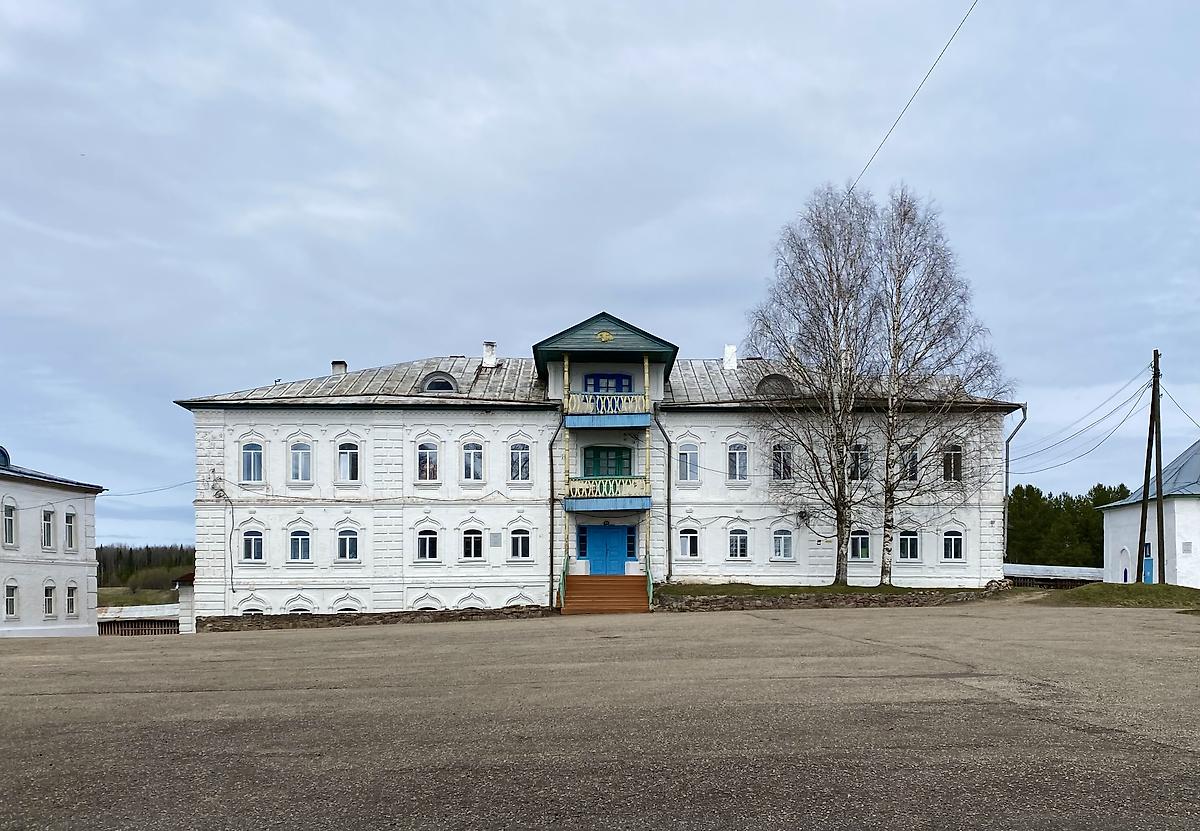 Южный келейный корпус, архитектурные детали. Ульяновский Троице-Стефанов монастырь, Ульяново (Усть-Куломский район, Республика Коми)