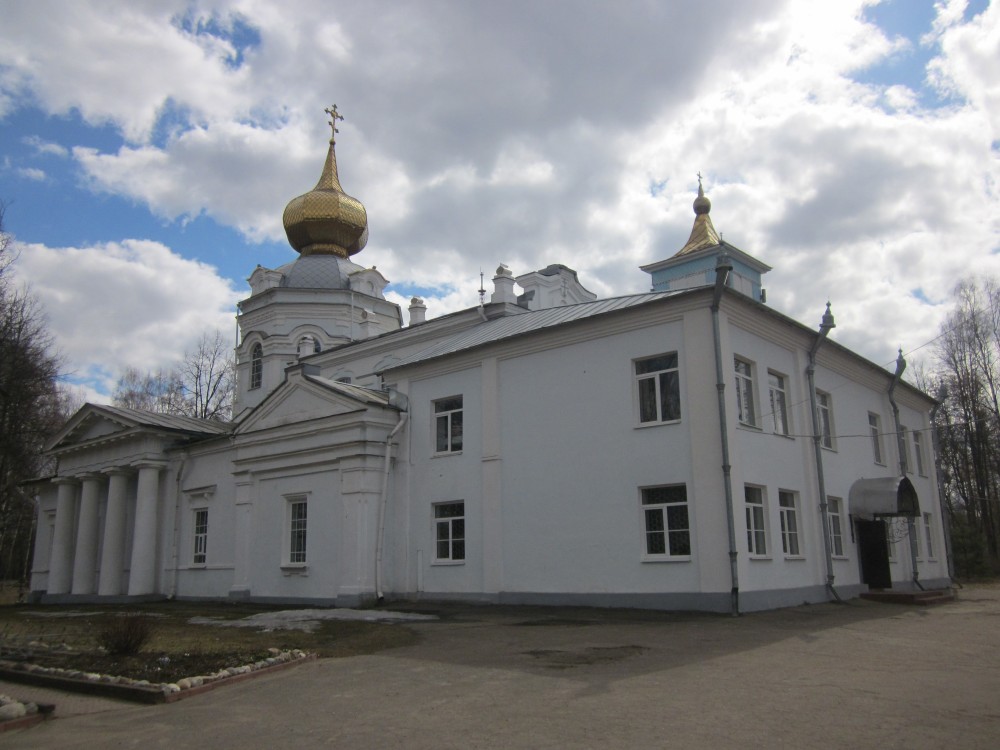 Кафедральный собор Успения Пресвятой Богородицы, Боровичи (Боровичский район, Новгородская область). фасады