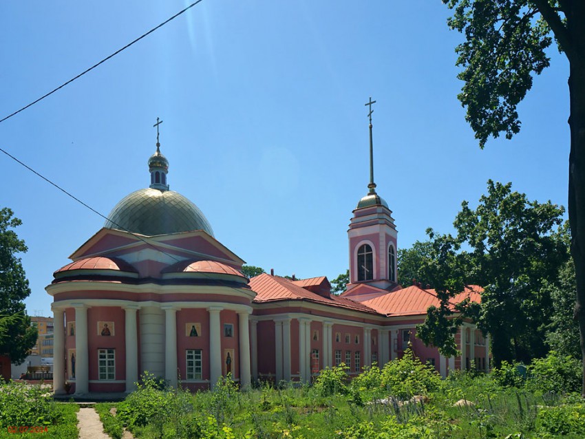 Липецк. Церковь Евдокии. общий вид в ландшафте