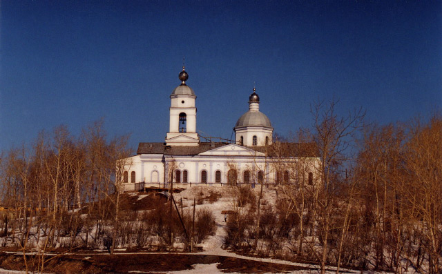 Полевской. Церковь Троицы Живоначальной. общий вид в ландшафте